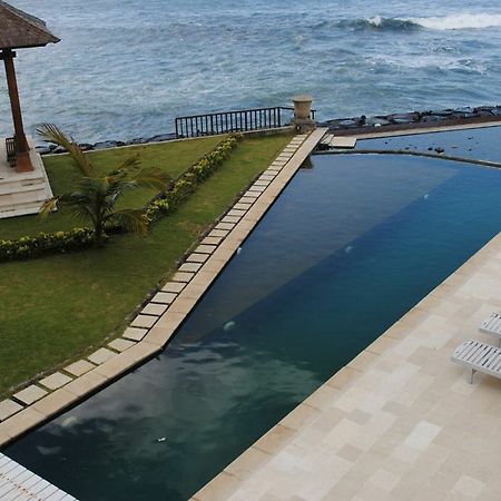 Suarti Resort, Villas & Gallery Ketewel 外观 照片