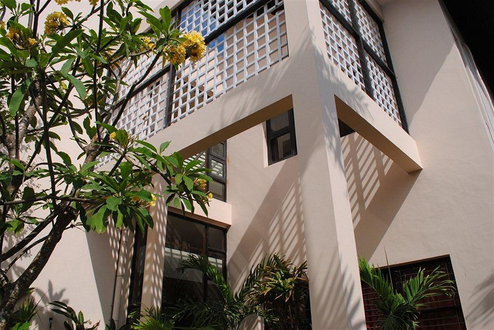 Suarti Resort, Villas & Gallery Ketewel 外观 照片