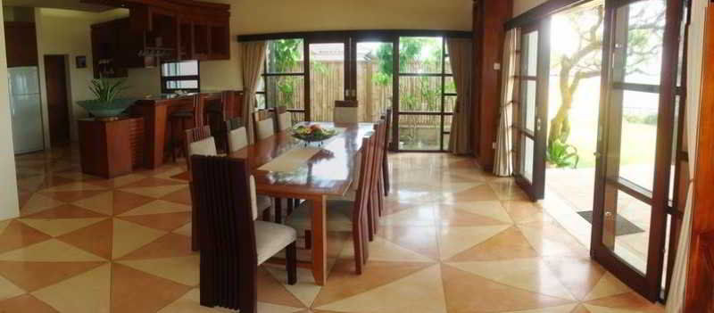 Suarti Resort, Villas & Gallery Ketewel 外观 照片