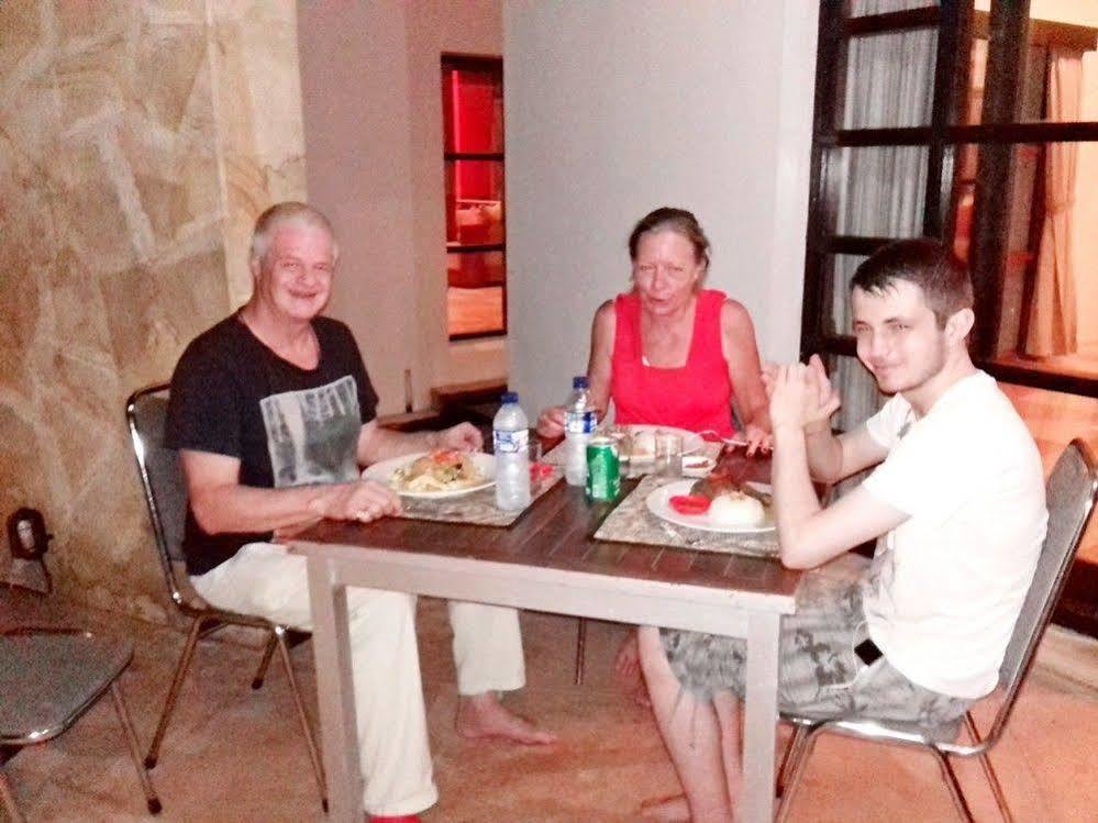 Suarti Resort, Villas & Gallery Ketewel 外观 照片