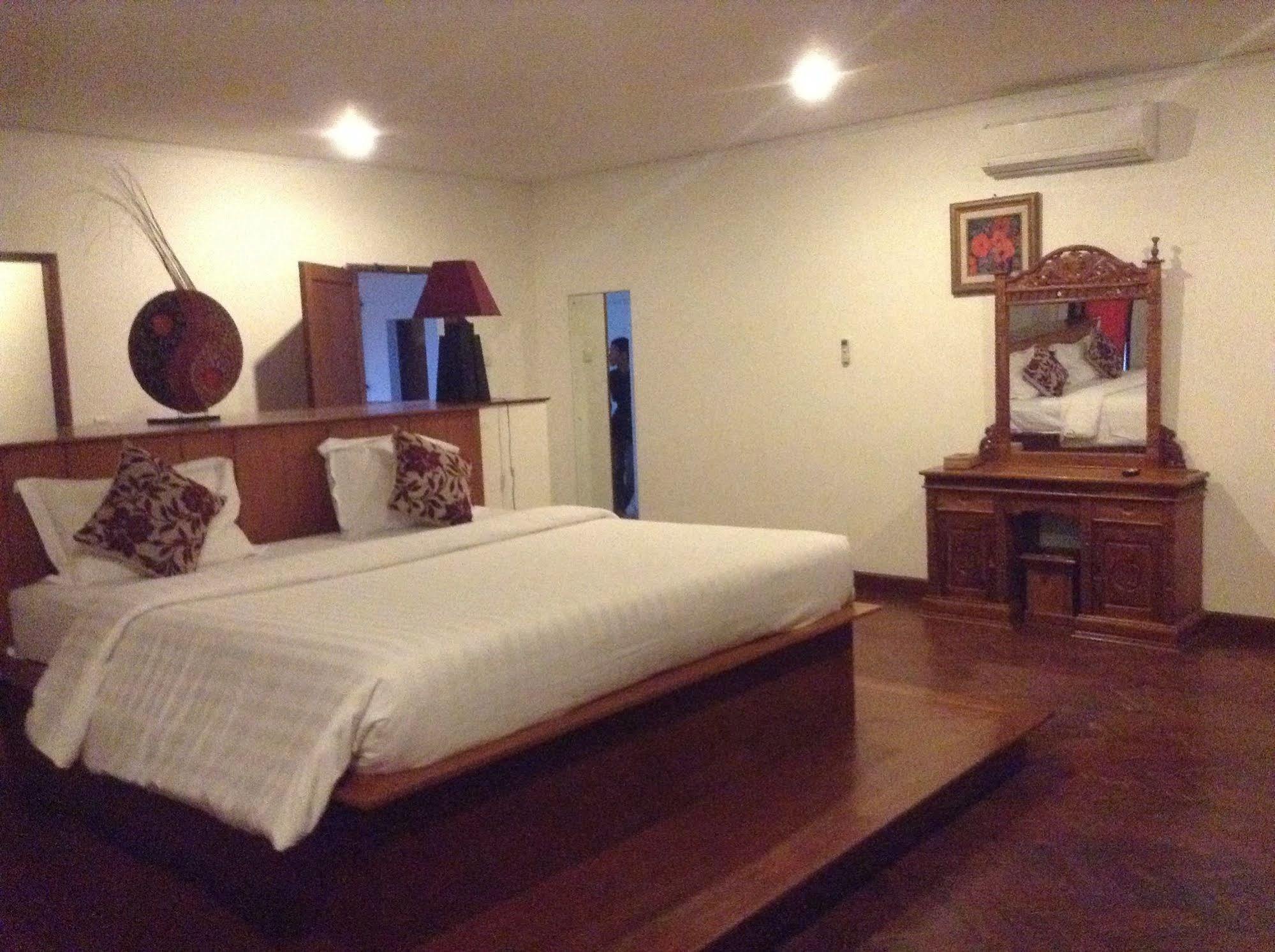 Suarti Resort, Villas & Gallery Ketewel 外观 照片
