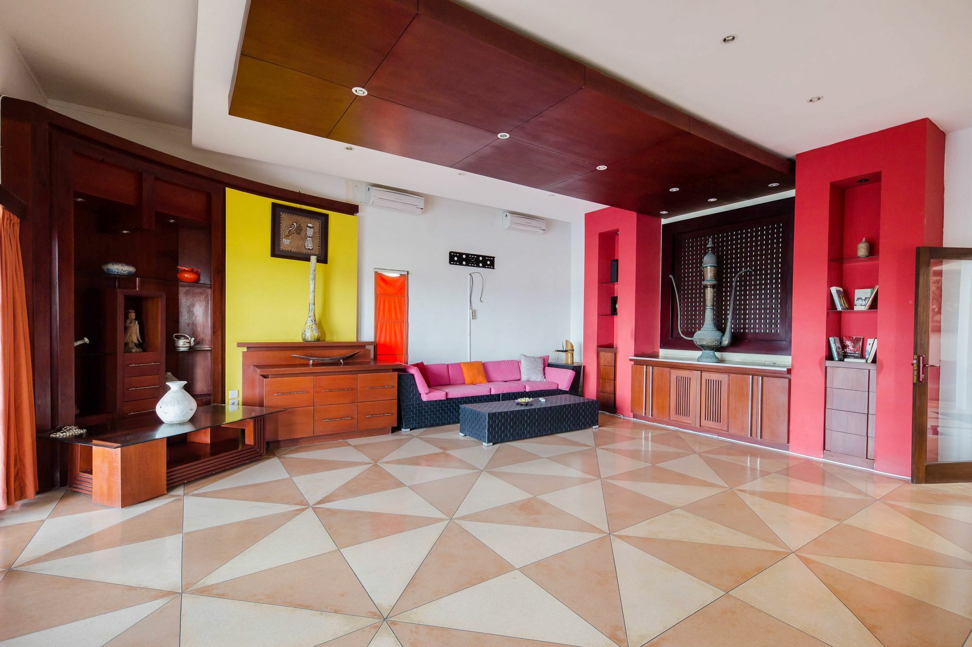 Suarti Resort, Villas & Gallery Ketewel 外观 照片